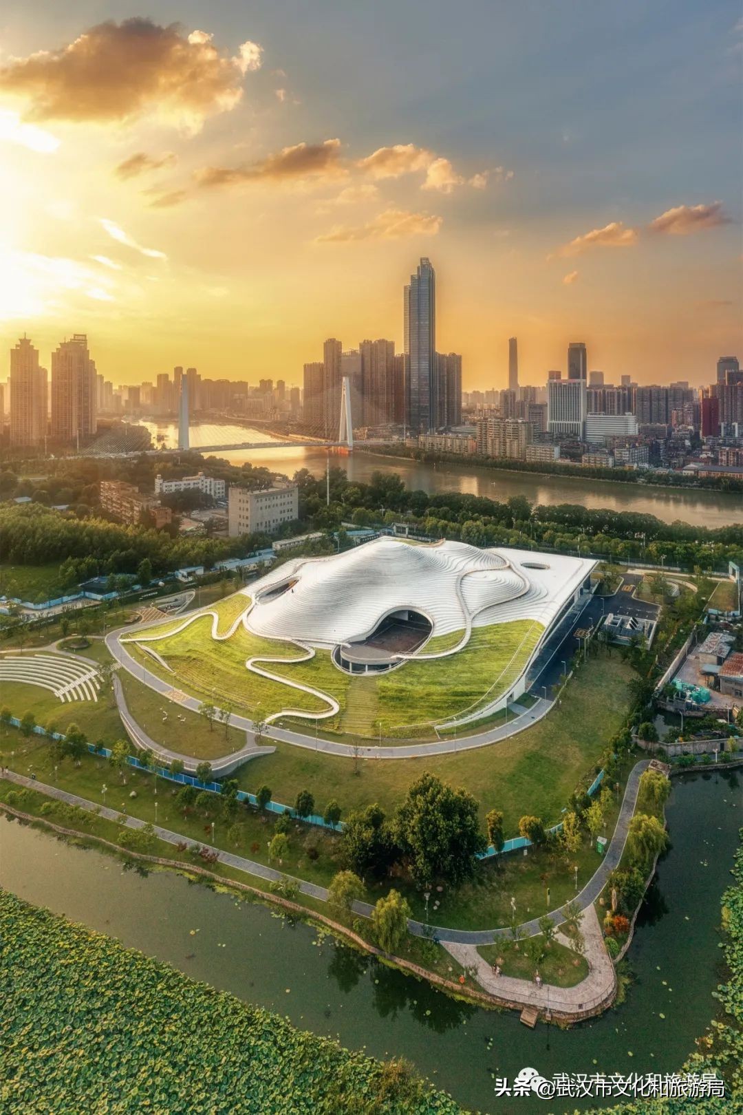 餐厅播放的音乐_西餐厅适合播什么音乐剧_适合餐厅播放的纯音乐